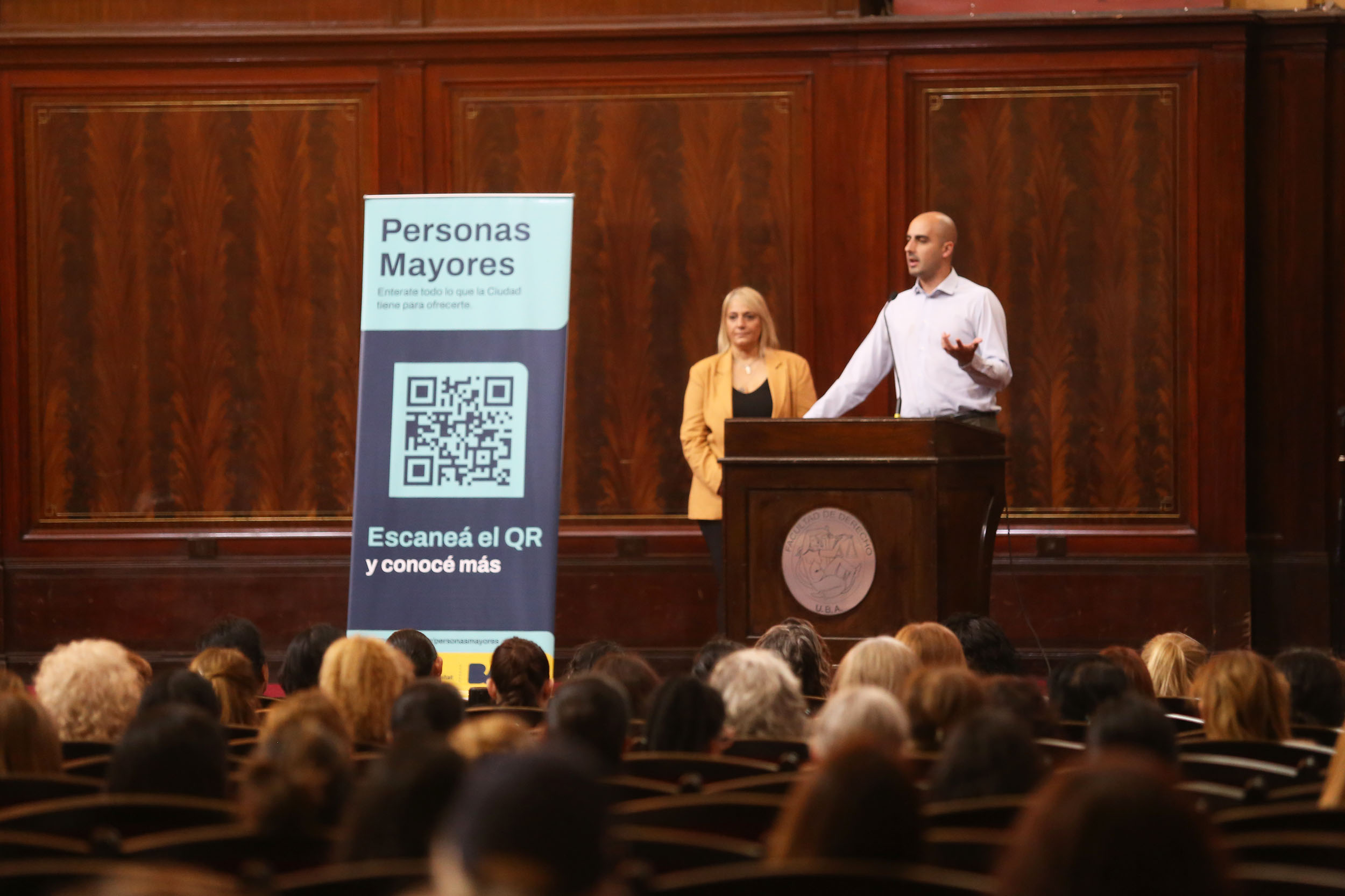 Acompañar el envejecimiento: La Ciudad realizó el primer Congreso de Cuidados, Apoyos y Personas Cuidadoras