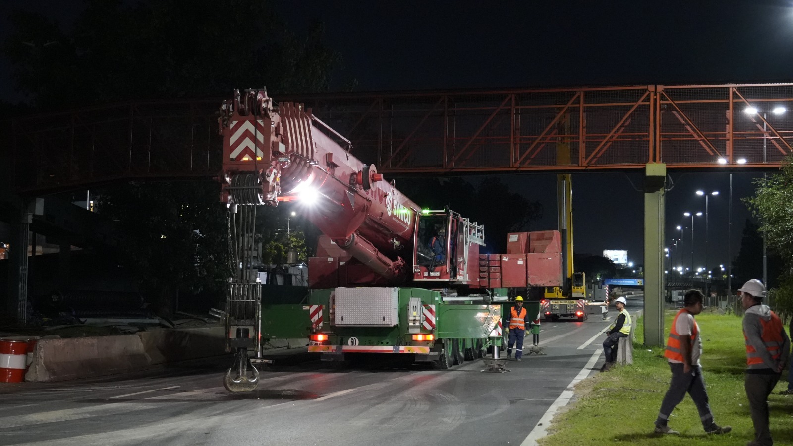 Cierran durante tres noches la Autopista Dellepiane entre Larrazábal y la General Paz para montar un puente 