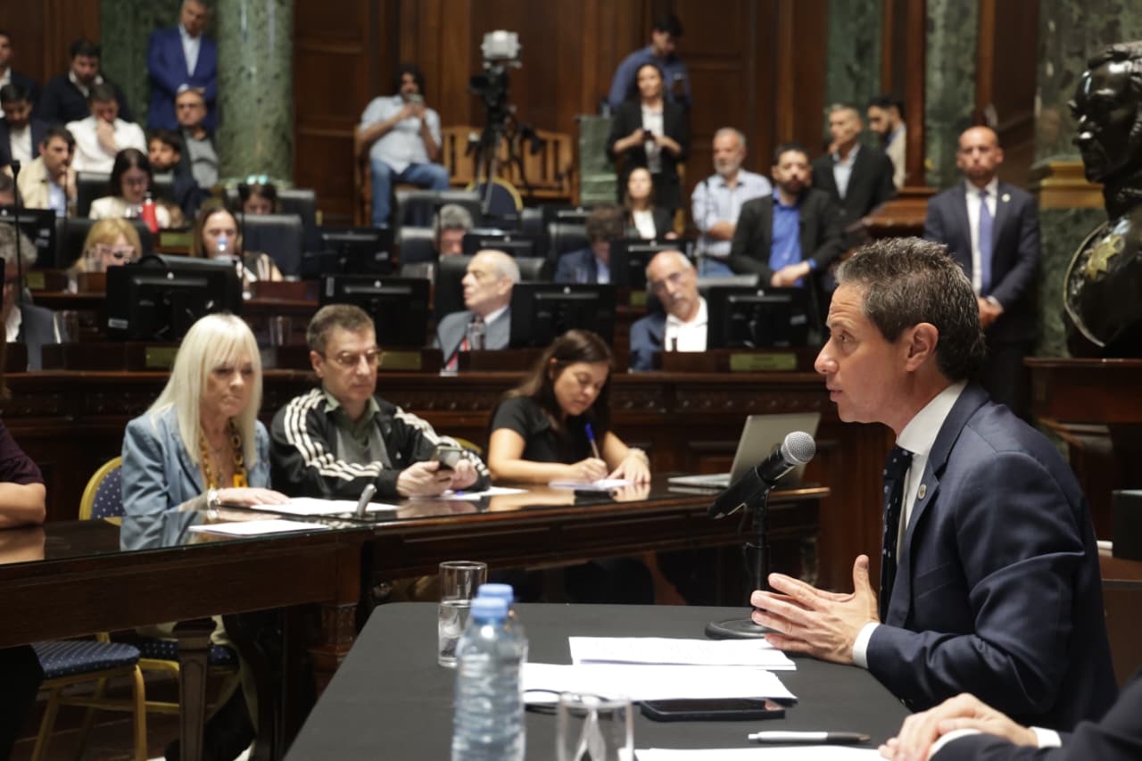 Gabriel Sánchez Zinny presentó su segundo informe de gestión ante la Legislatura porteña