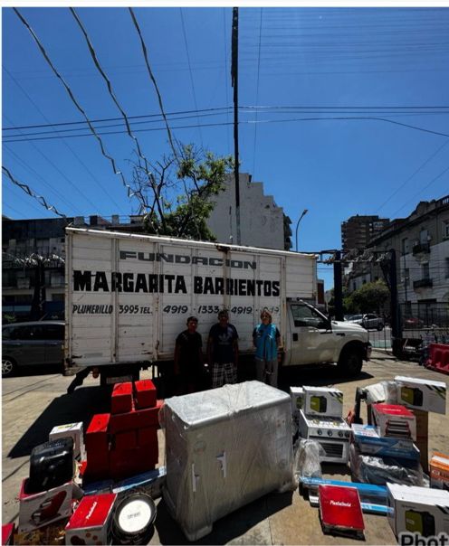 La Policía de la Ciudad donó elementos secuestrados a la Fundación Margarita Barrientos y al Hospital Garrahan