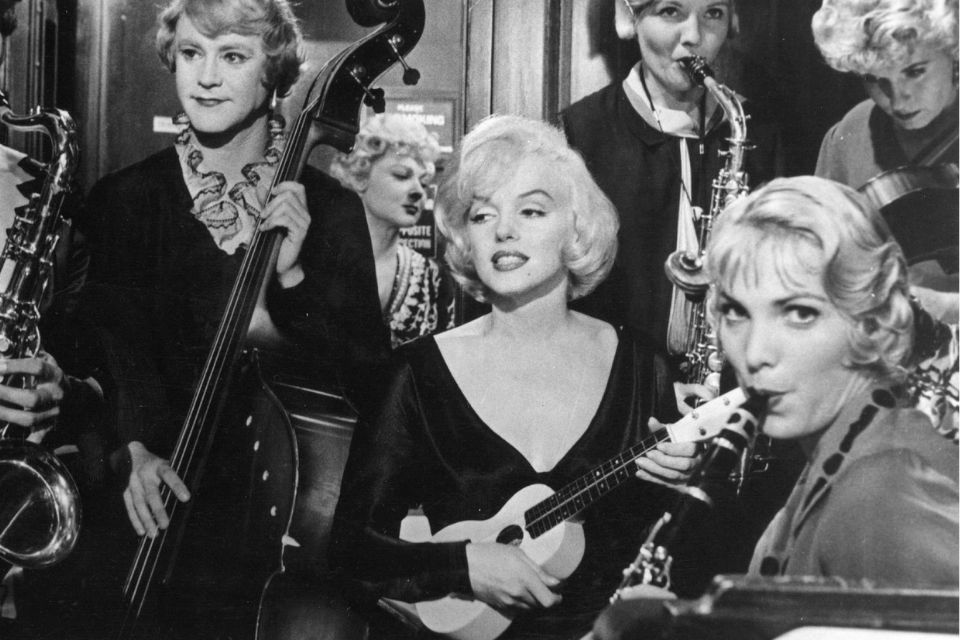 Una Eva y dos Adanes