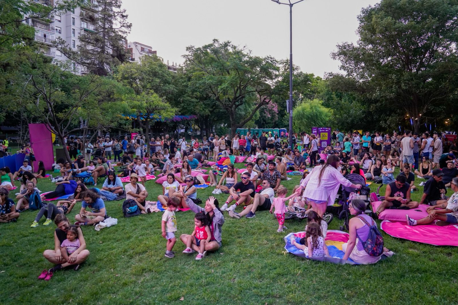 Con salidas al aire libre, mucha música y propuestas para toda la familia, el verano se disfruta en la Ciudad más linda del mundo