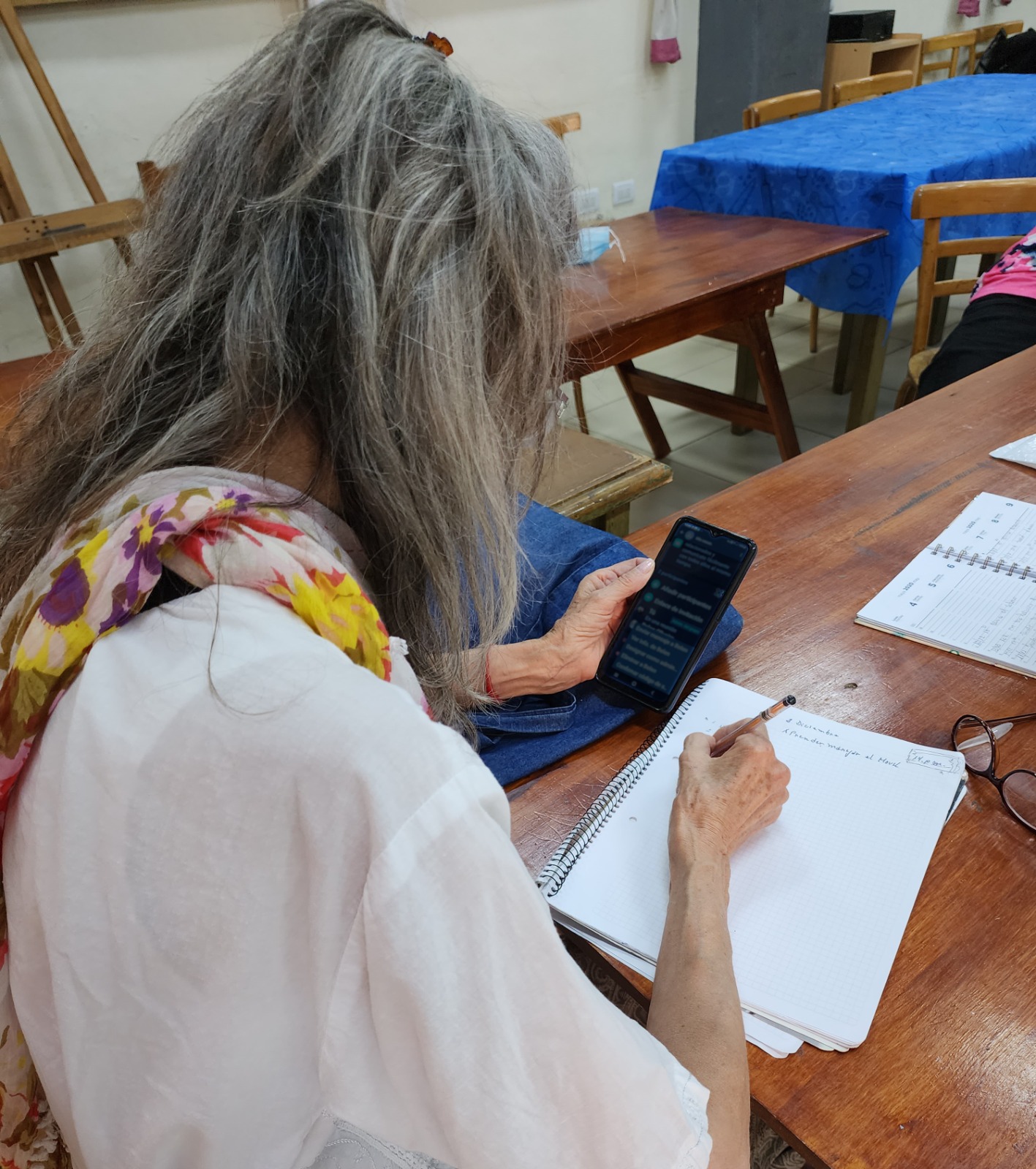 Personas mayores en comunidad: Se renueva +Simple, la aplicación gratuita que reúne cultura, formación y beneficios de la Ciudad en un solo lugar.