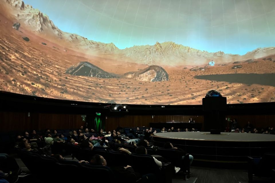 “Universo en movimiento”: experiencia inmersiva para adolescentes