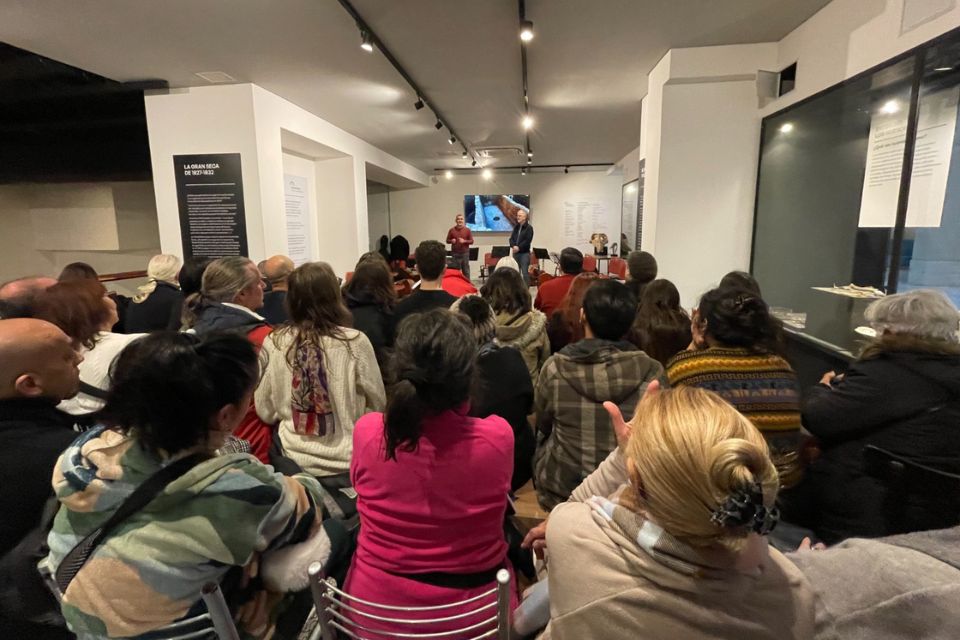 Conferencia "Moda y Coquetería en las tierras del Plata"
