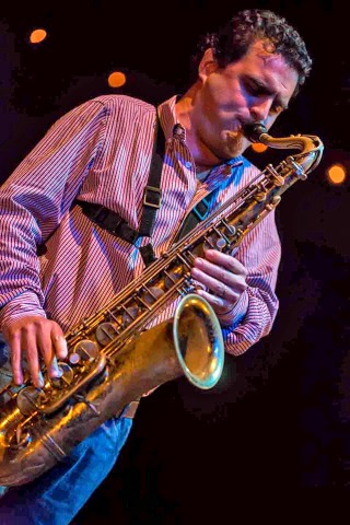 Jazz en Parque Centenario: Ricardo Cavalli toca al aire libre