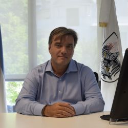 imagen de funcionario