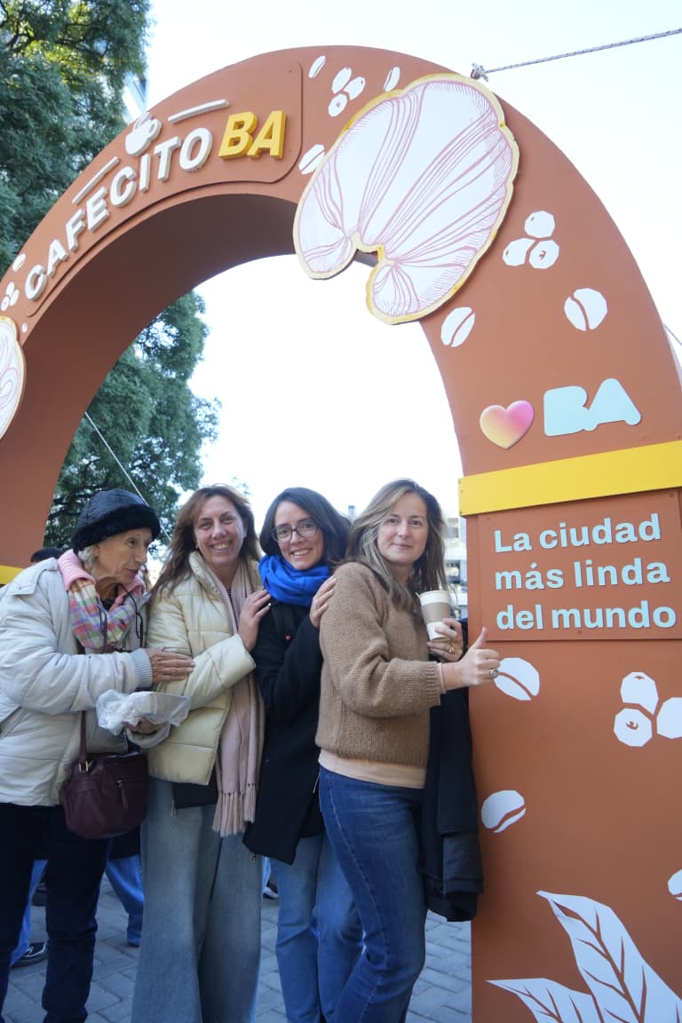 Cafecito BA volvió a Palermo con café, cine y música al aire libre 5