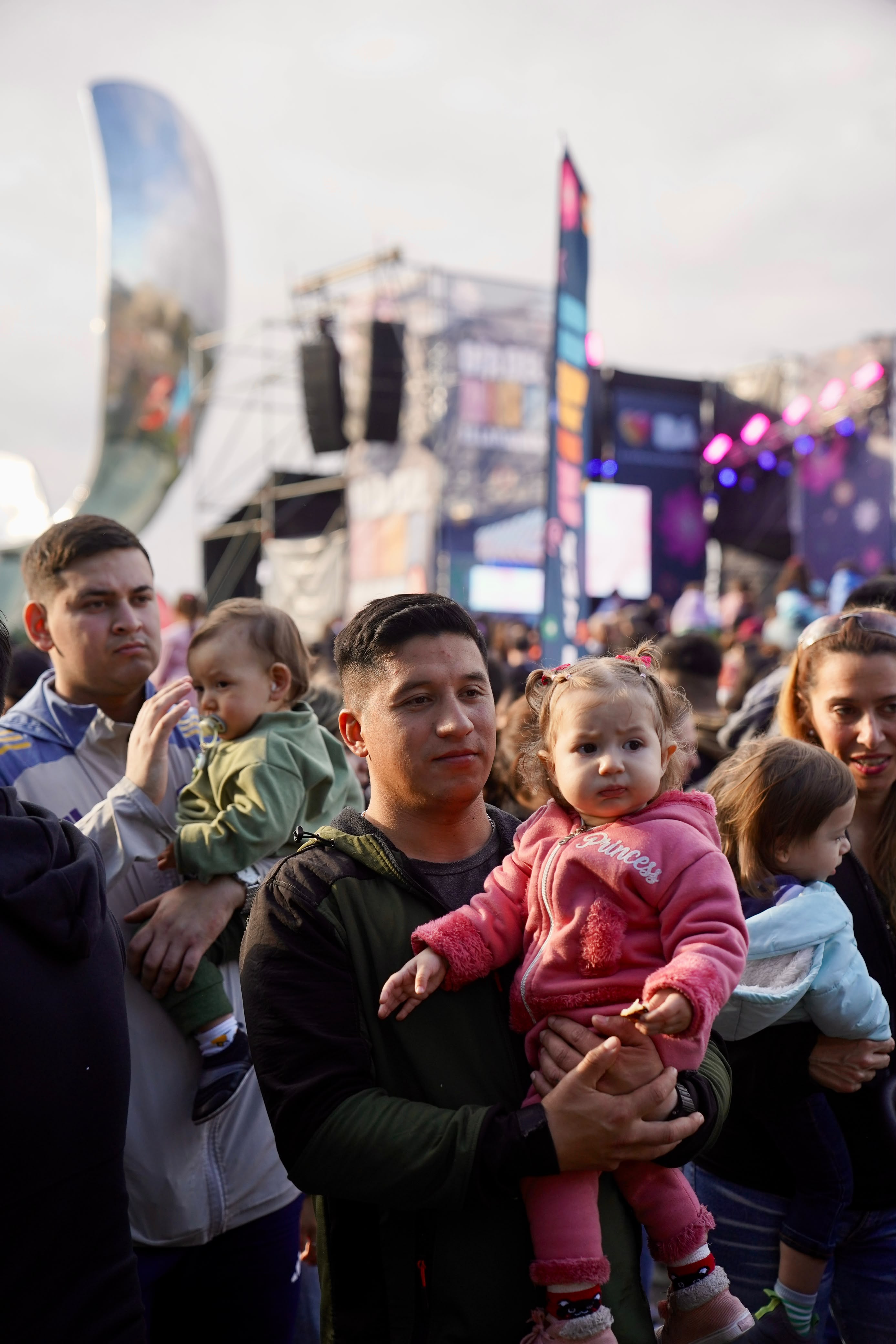 Día del Niño: una tarde de juegos, música y sonrisas en la Floralis 4