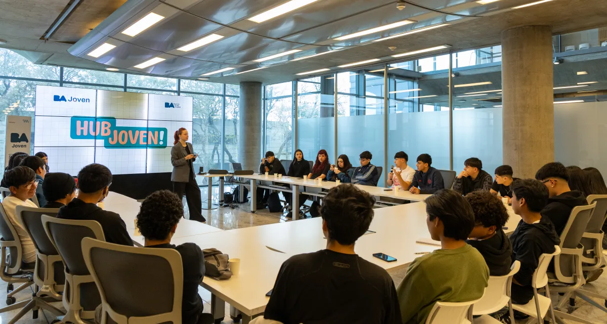 Hub Joven: los 100 seleccionados avanzan en el diseño de sus propuestas para la Ciudad