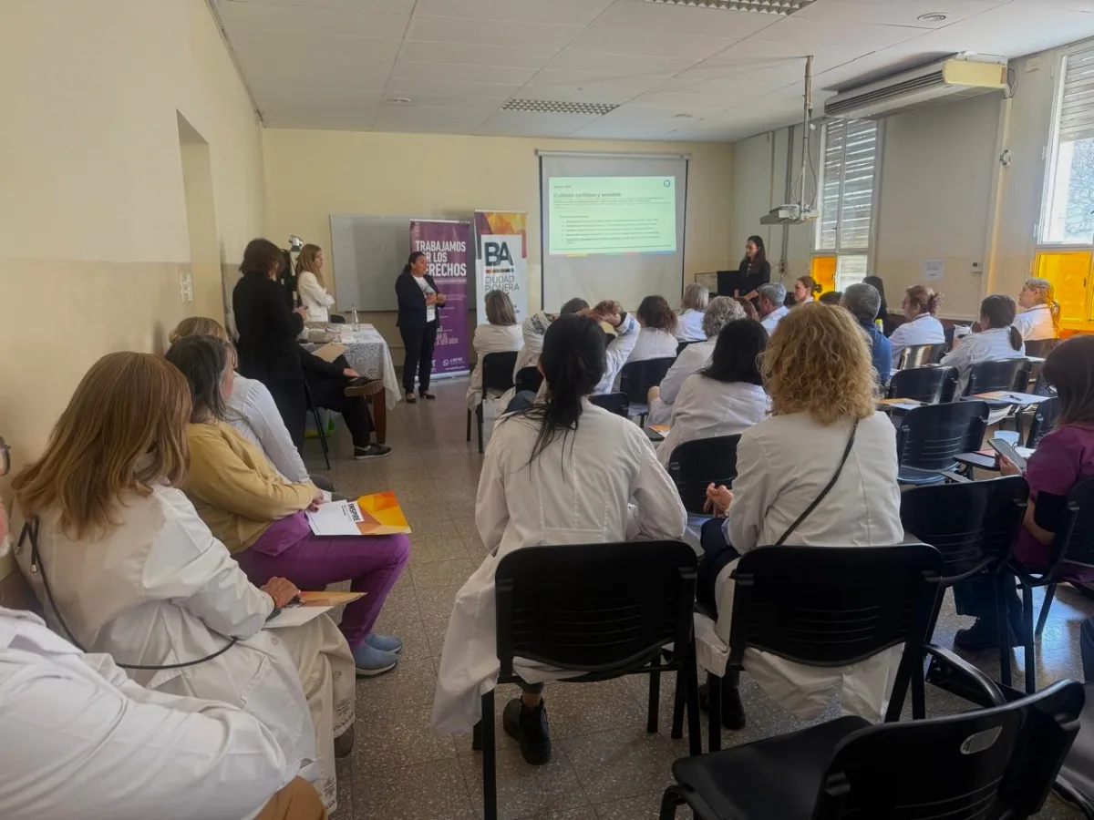 Crianza y primera infancia: se realizó en la Maternidad Sardá un taller para prevenir el Síndrome del Bebé Sacudido