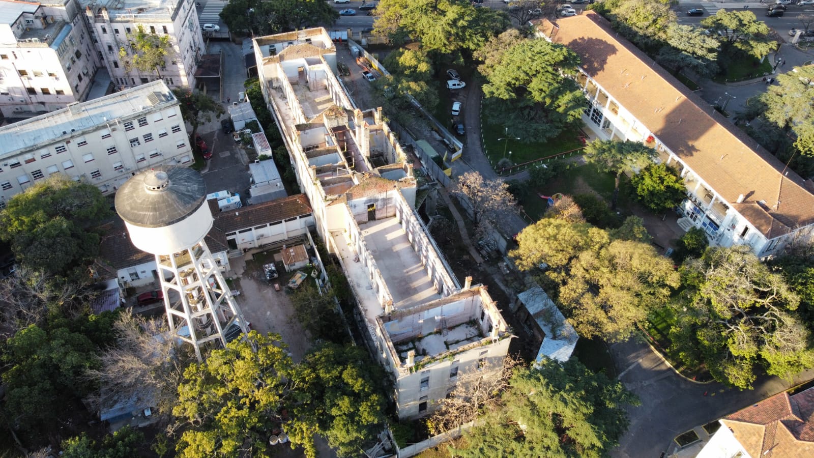 Vista aerea de la obra del Centro Regional de Hemoterapia