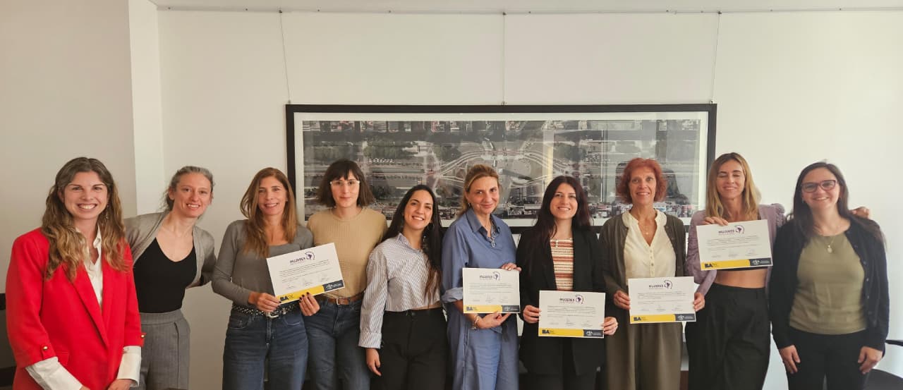 foto grupal mujeres en ruta