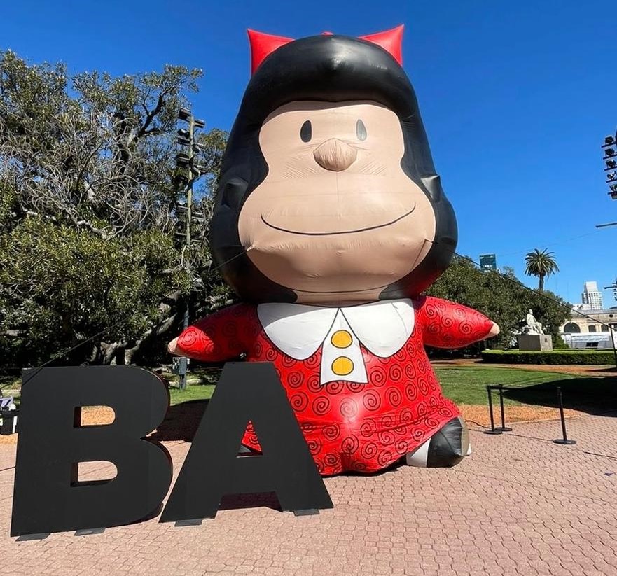 El Ministerio de Cultura porteño, junto con la Comisión de Cultura de la Feria instaló una Mafalda gigante en La Rural