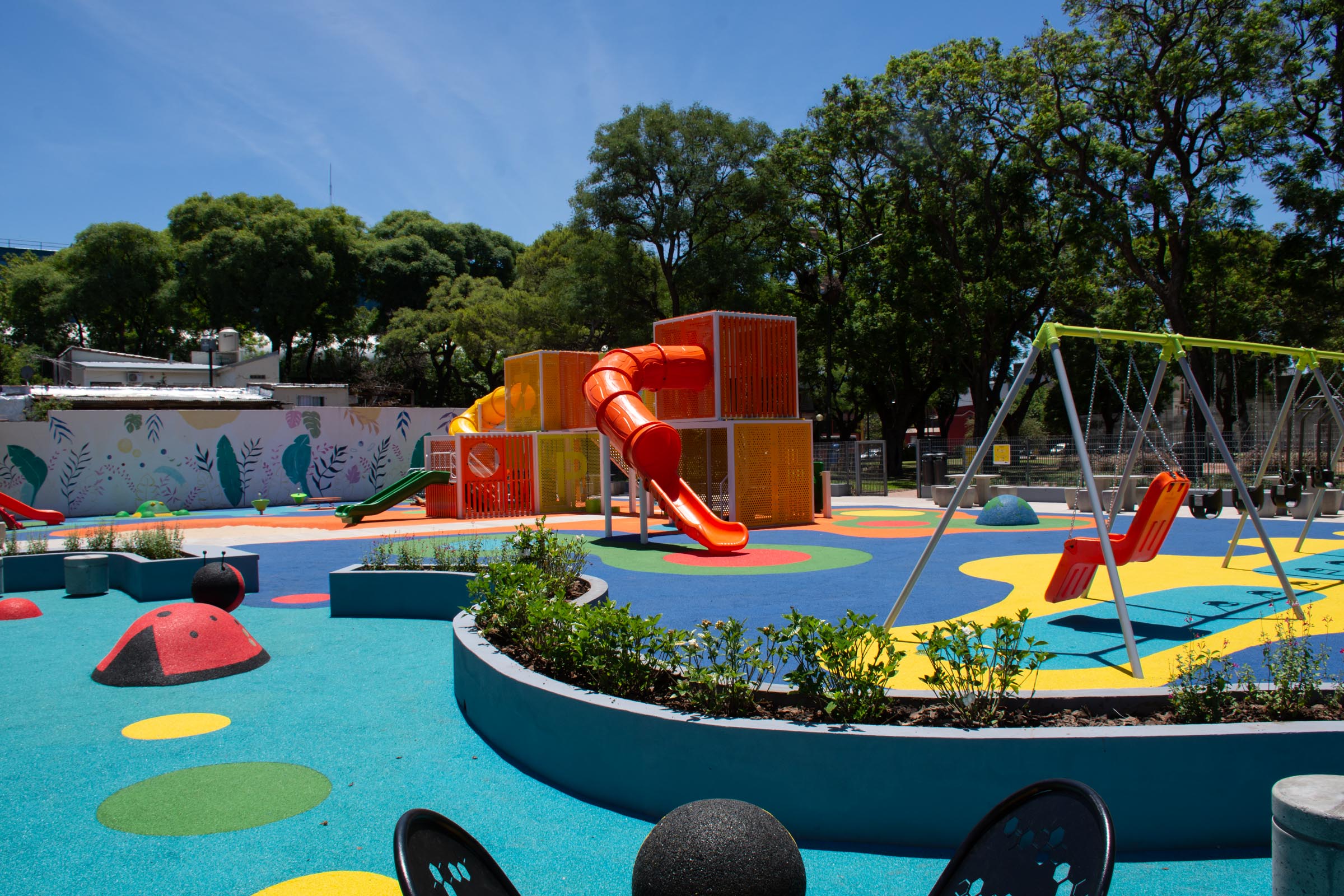 La Ciudad renovó el espacio de juegos de la Plaza Antonio Malaver