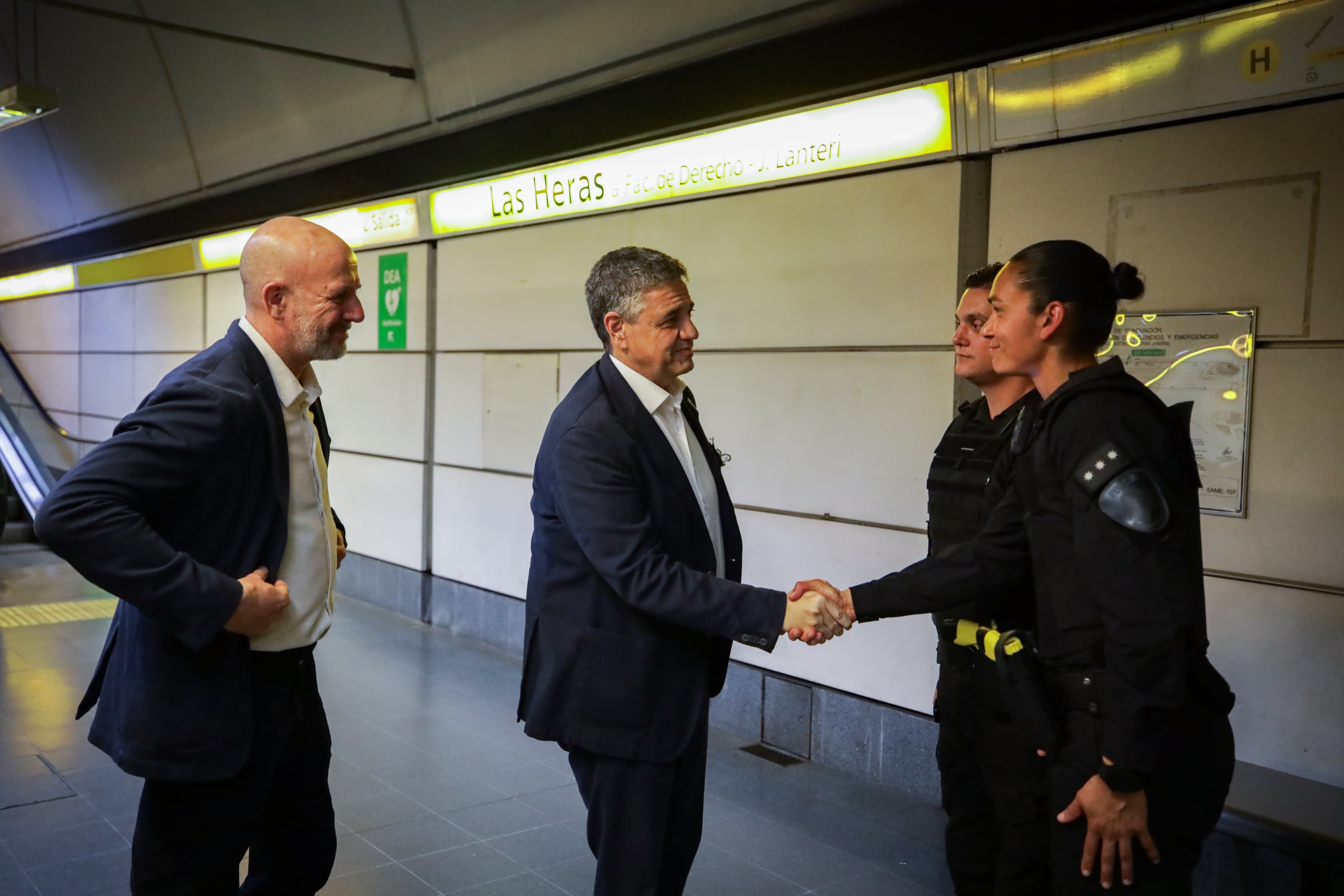 Seguridad en el subte: la policía de la Ciudad usará pistolas Taser