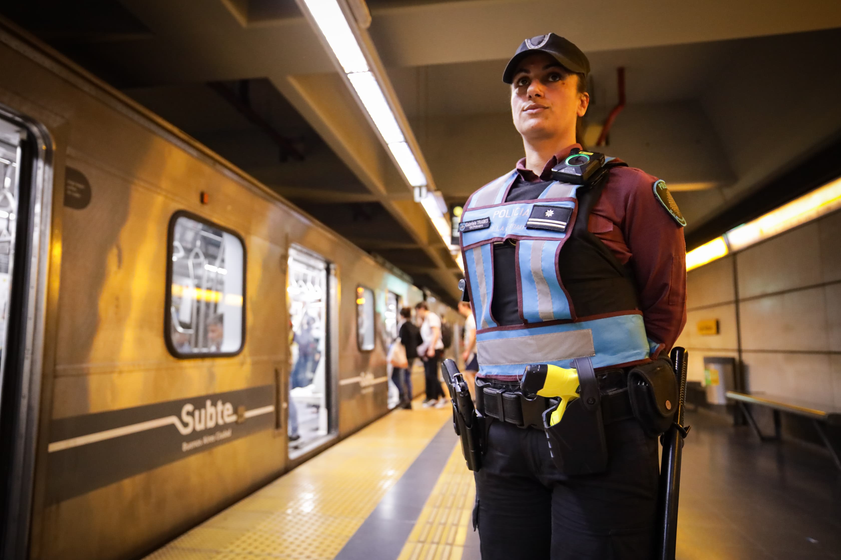 Seguridad en el subte: la policía de la Ciudad usará pistolas Taser