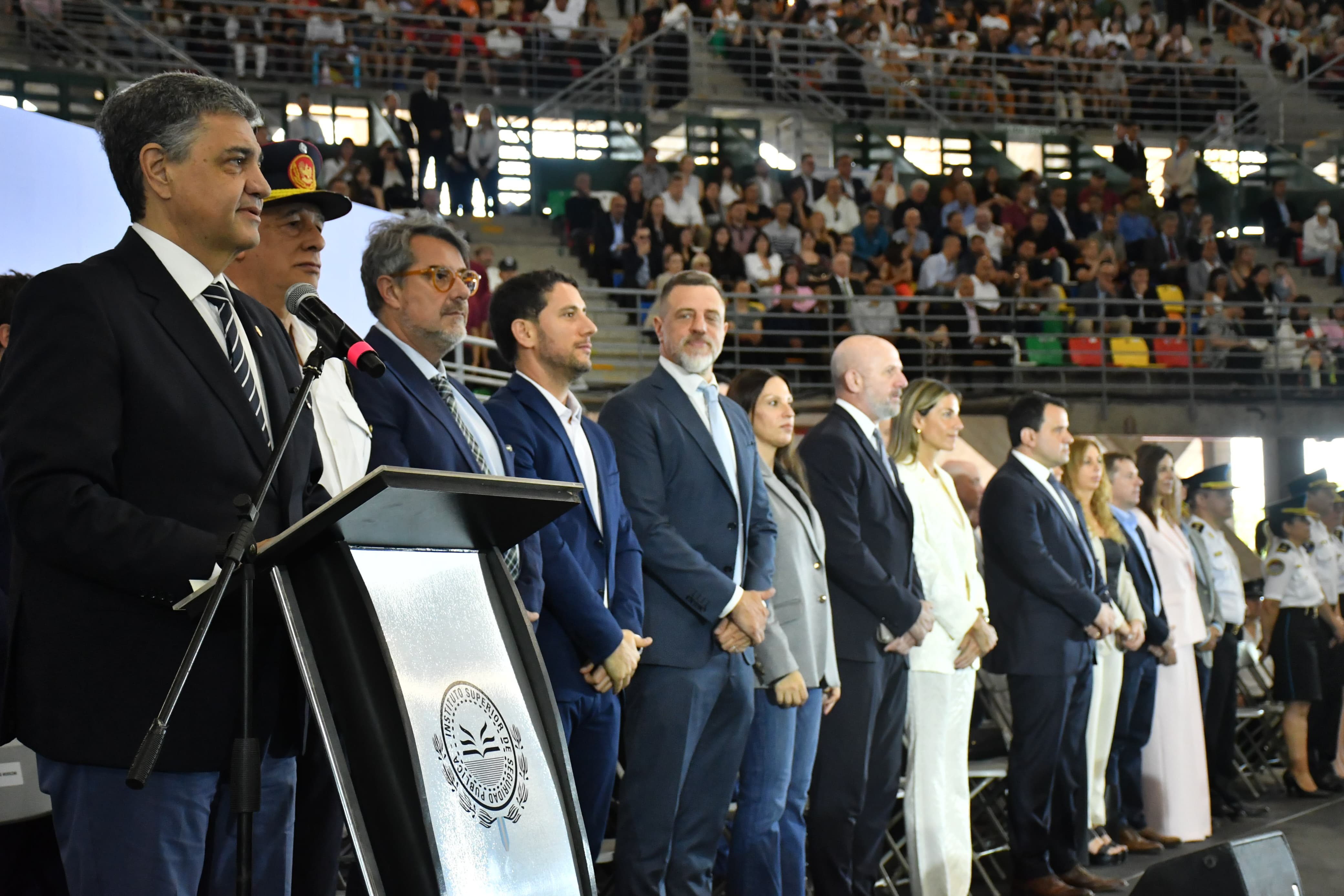 La Ciudad suma 1.000 nuevos policías y bomberos