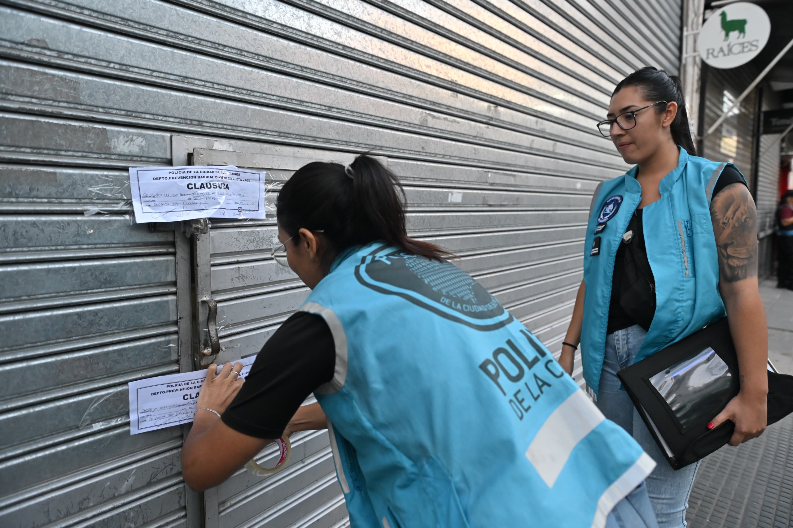 Megaoperativo de desalojo de más de 5 mil manteros en Flores