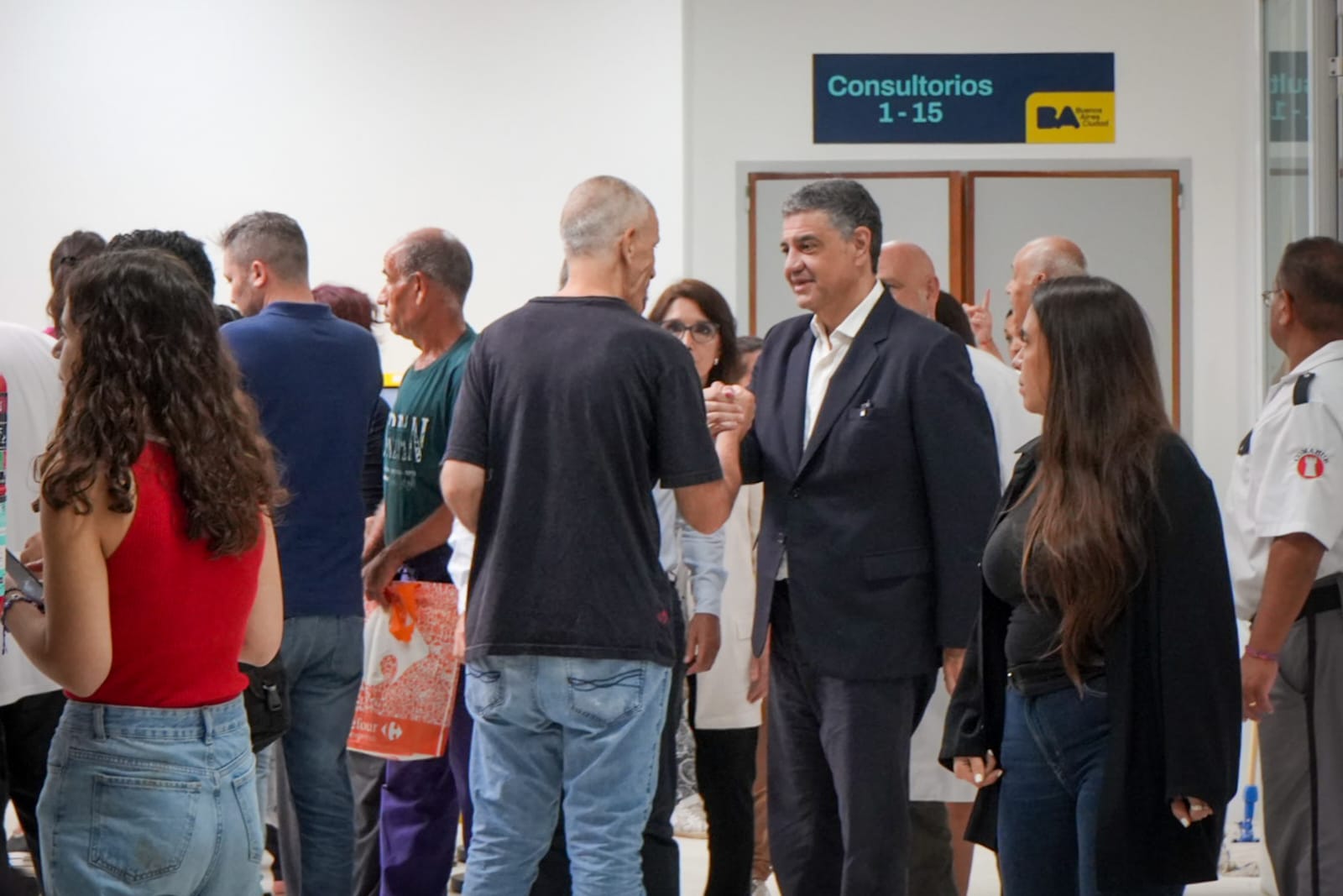 Jorge Macri inauguró los consultorios externos del Hospital Piñero, que cuadriplicaron la cantidad de gente que se atiende