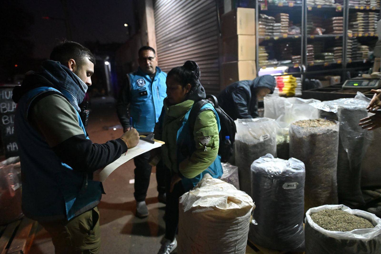Operativo contra la venta ilegal en Liniers.