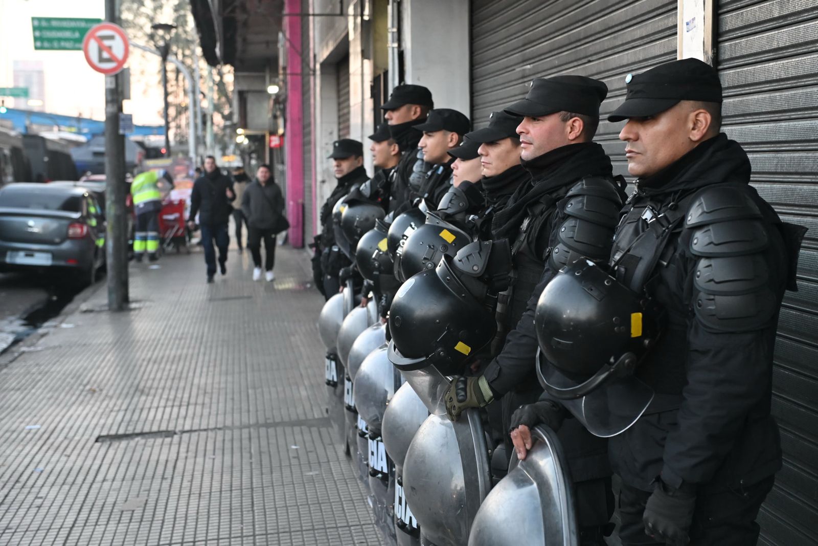 Operativo contra la venta ilegal en Liniers.