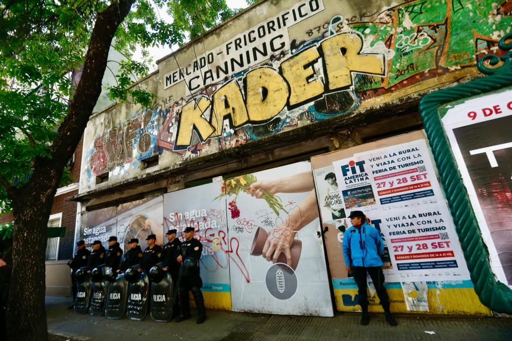Desalojo 451: la Ciudad desocupó en Palermo un antiguo mercado usurpado hace 14 años