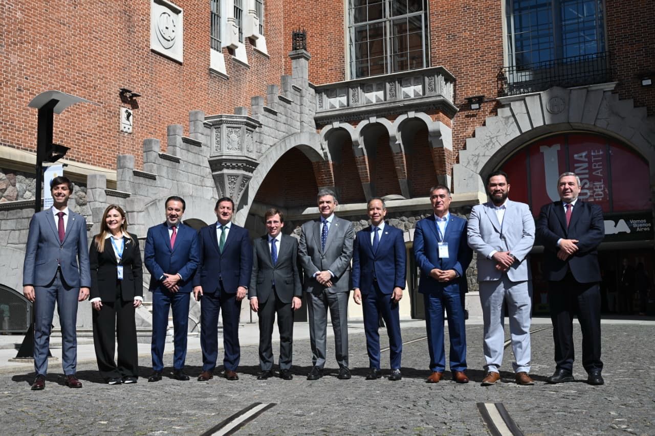 Alcaldes y delegaciones de 20 ciudades iberoamericanas discuten una agenda común sobre los desafíos urbanos