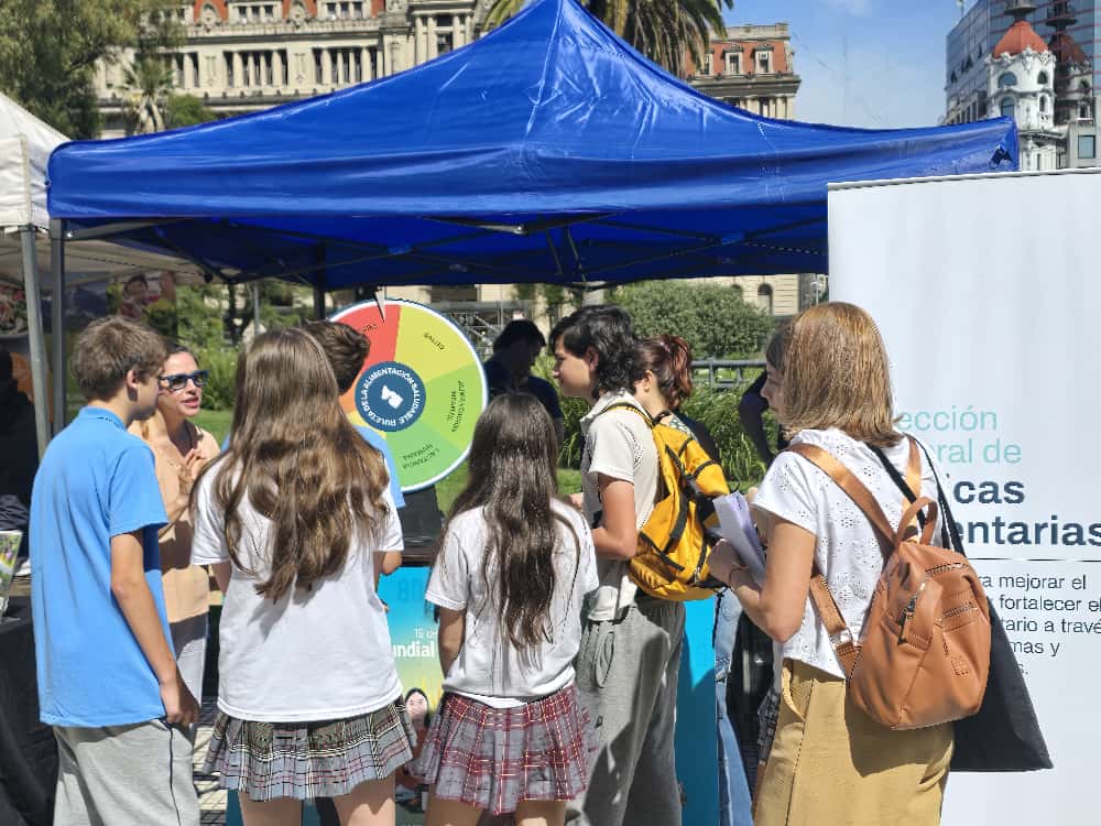 famila en el día de la alimentación