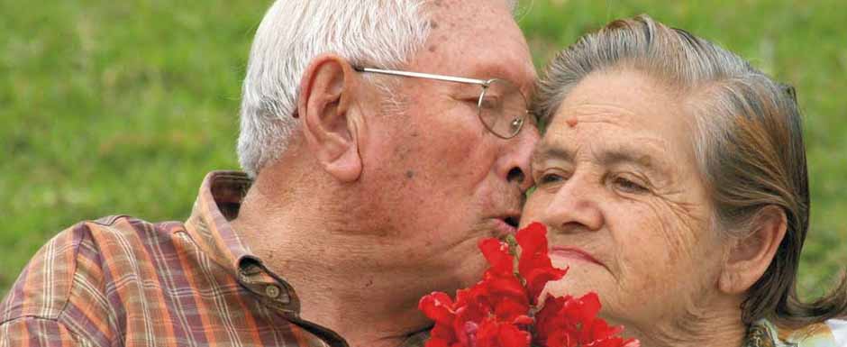 65 mil abuelos tienen su tarjeta gratuita de beneficios