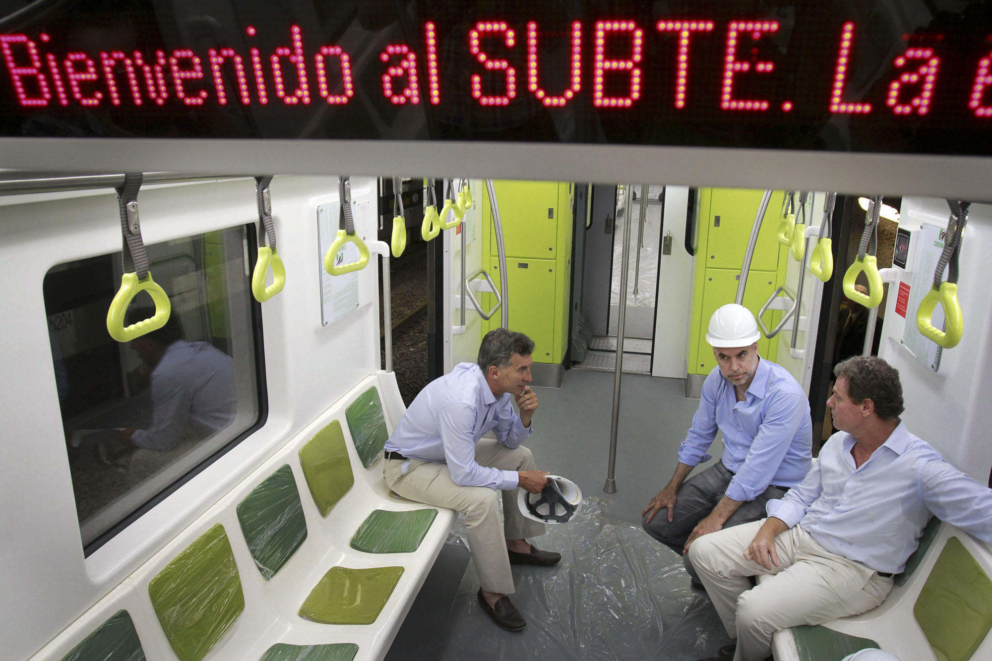 Macri presentó los nuevos vagones de la línea A