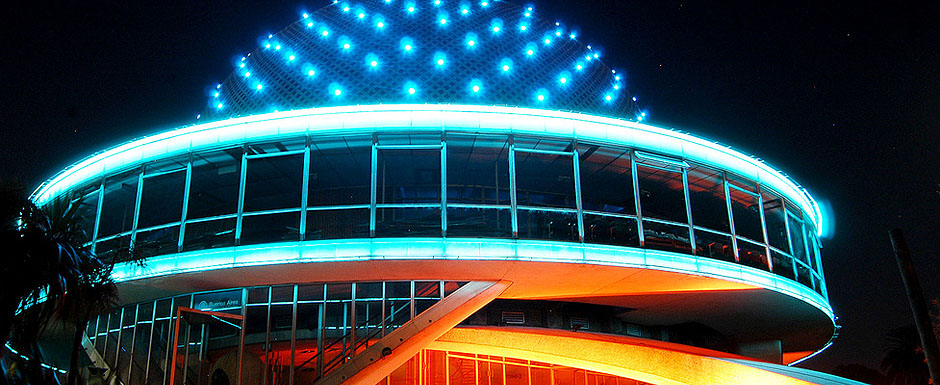 ¡Trasladate a cualquier lugar del universo en el Planetario!