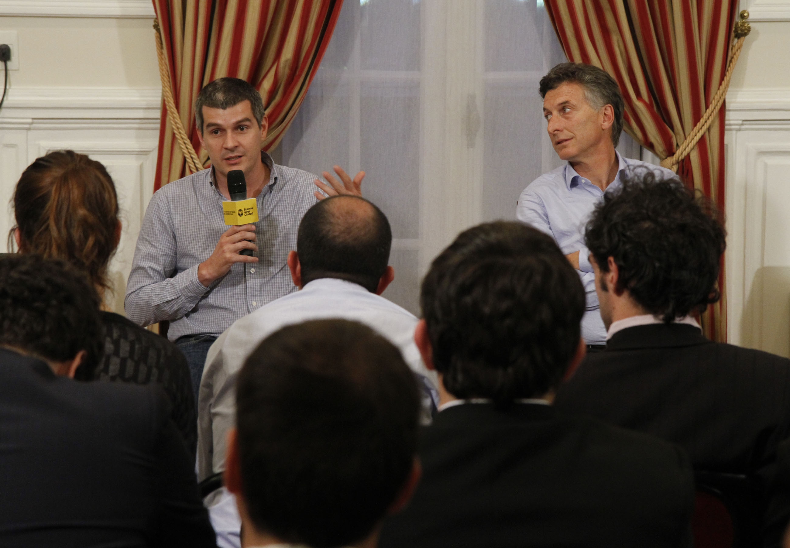 Macri encabezó una charla-debate