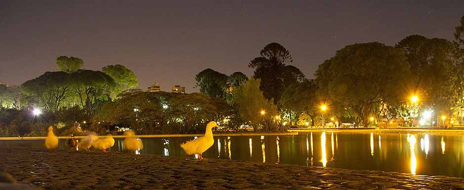Parque Centenario abierto hasta la medianoche