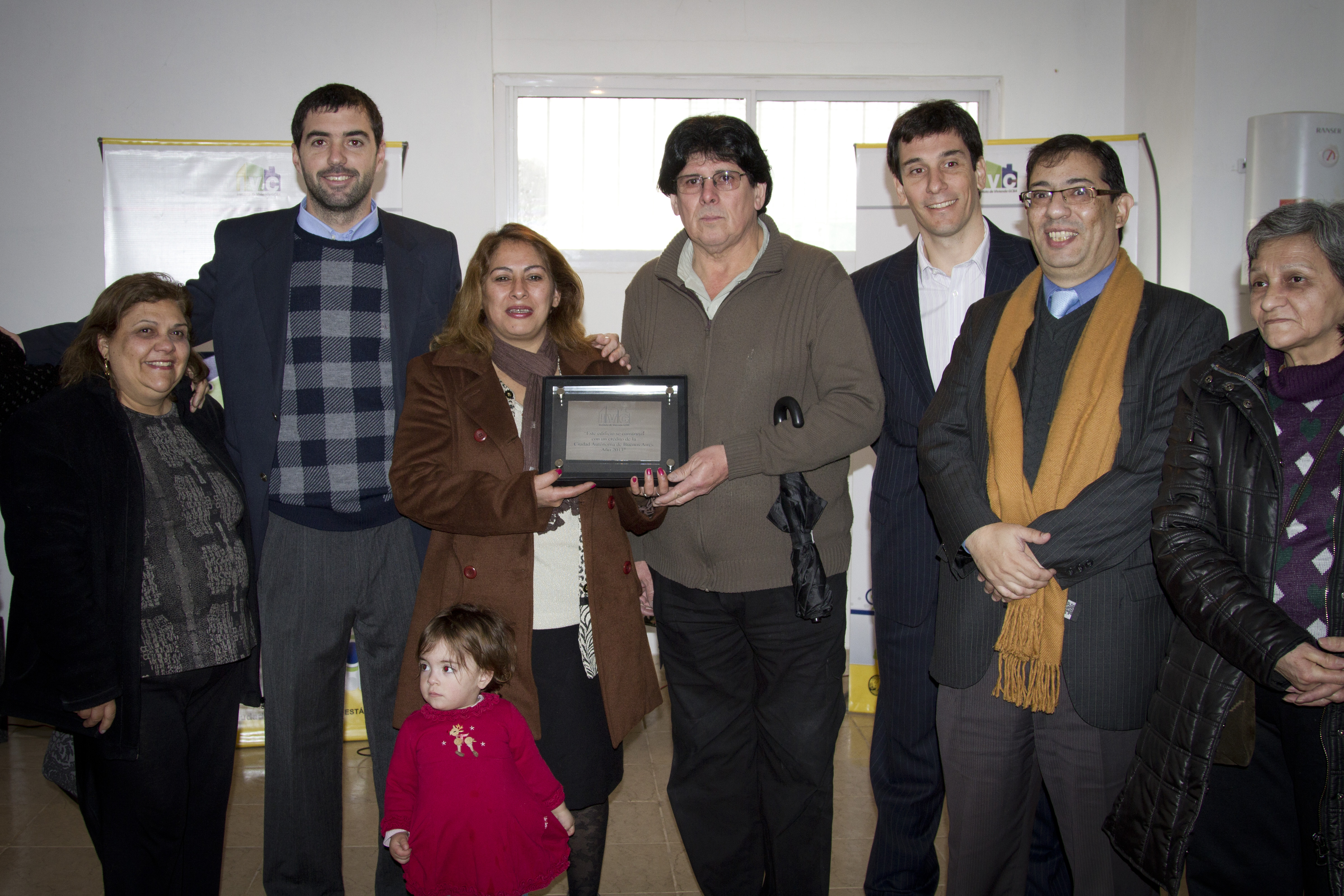 El IVC entregó 15 viviendas a familias de la Cooperativa Emergencias