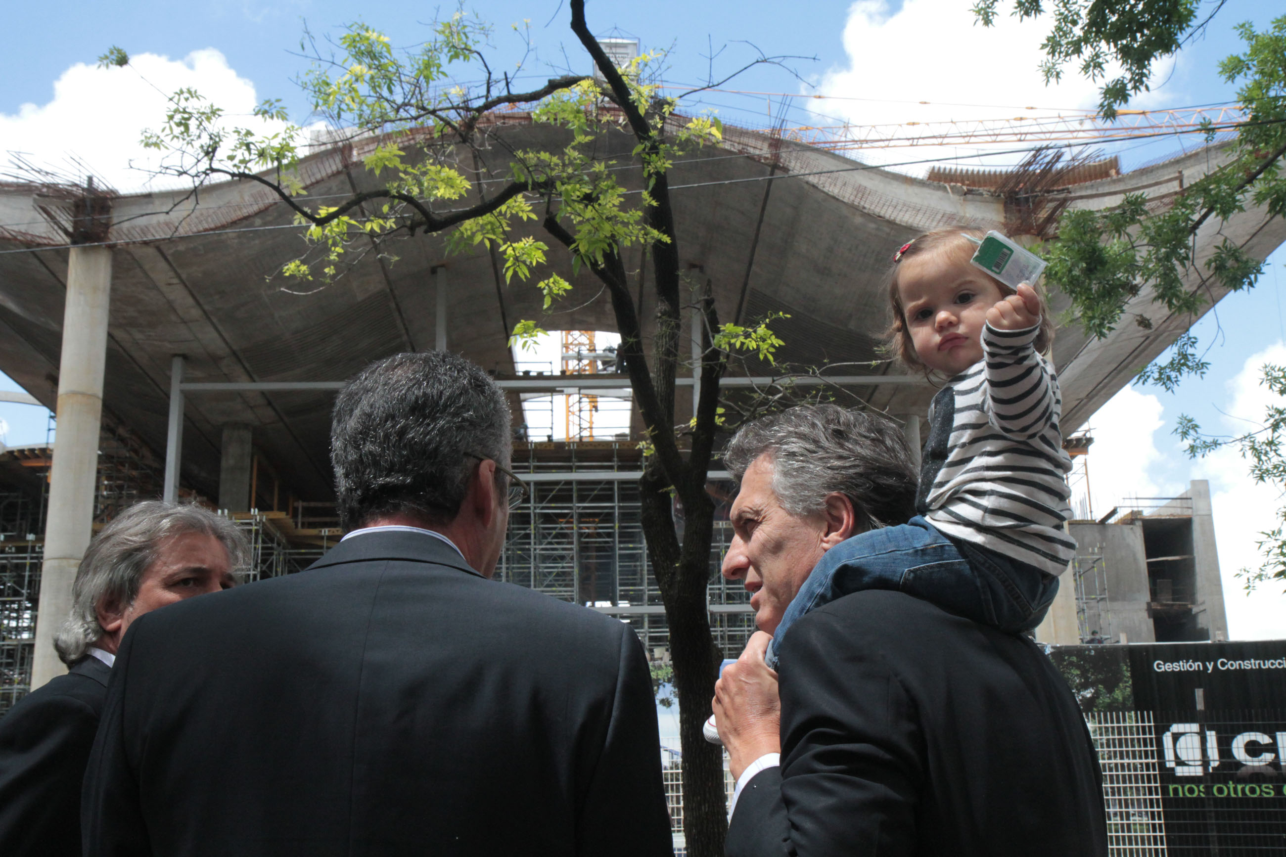 Macri recorrió las obras de la nueva sede del Banco Ciudad