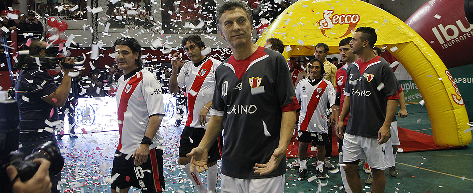 Macri jugó un partido ante glorias de River