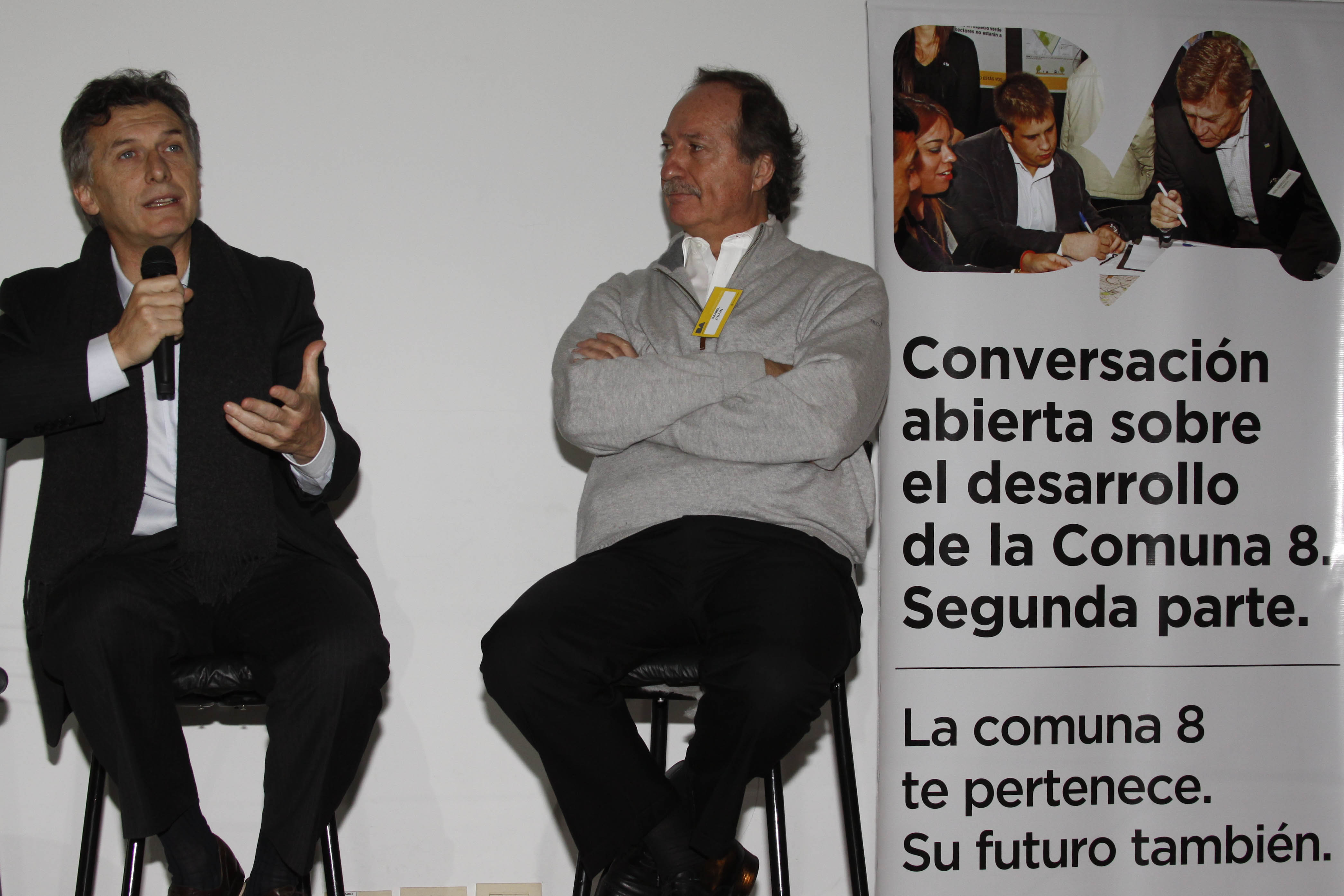  Conversación abierta con los vecinos de la Comuna 8 