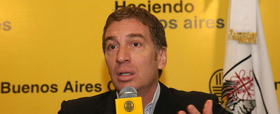 Santilli: “Por ahora, no sacar la basura”