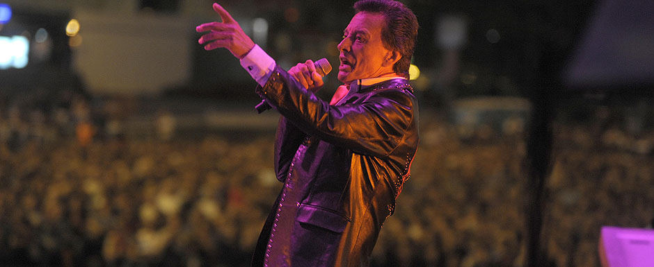 Más de 20.000 personas cantaron con Palito Ortega