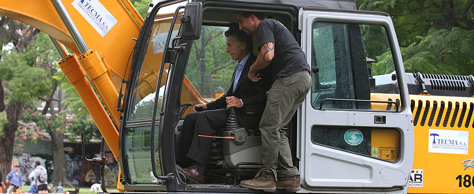 Macri puso en marcha las obras aliviadoras del Arroyo Vega