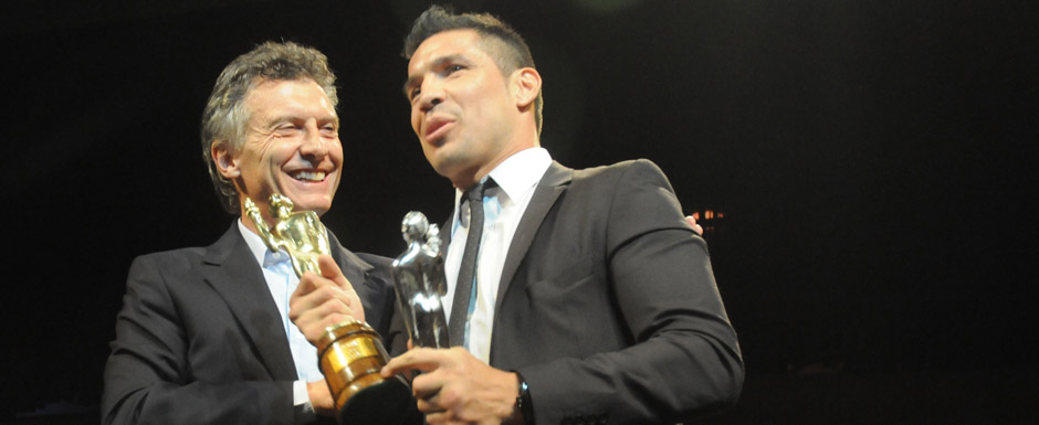 Macri le entregó el Olimpia de Oro a "Maravilla" Martínez