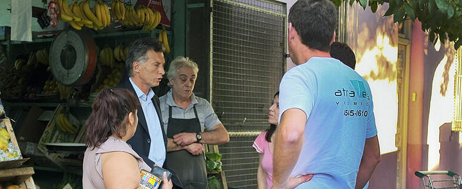 Con los vecinos tras el temporal