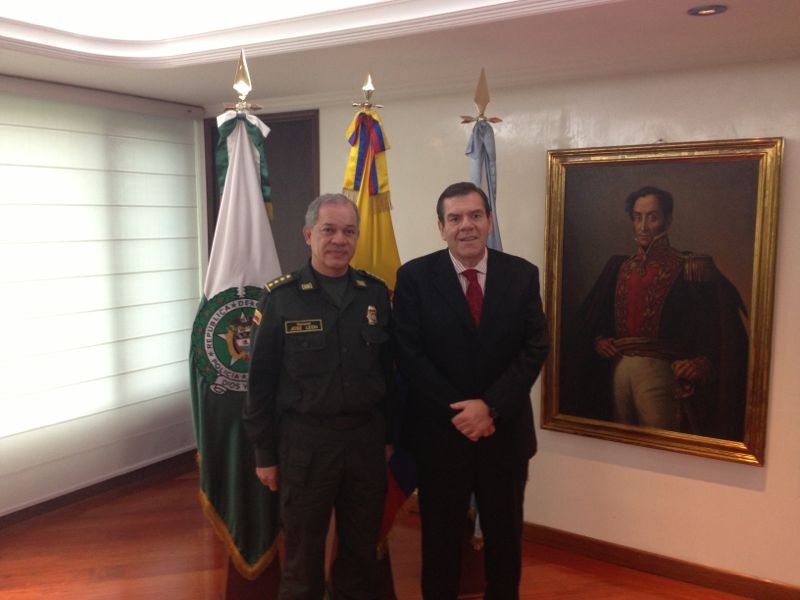 Montenegro se reunió con autoridades de la Policía Nacional de Colombia