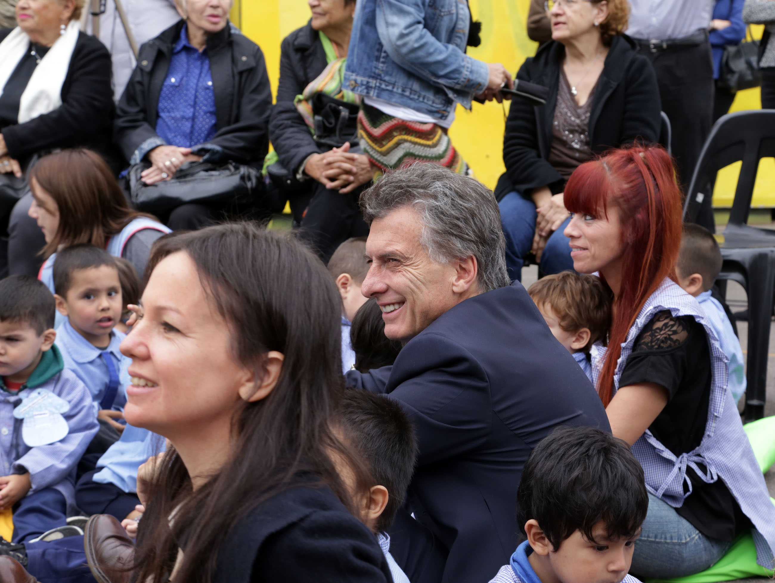 Macri asistió a una jornada recreativa que unió a niños y adultos mayores