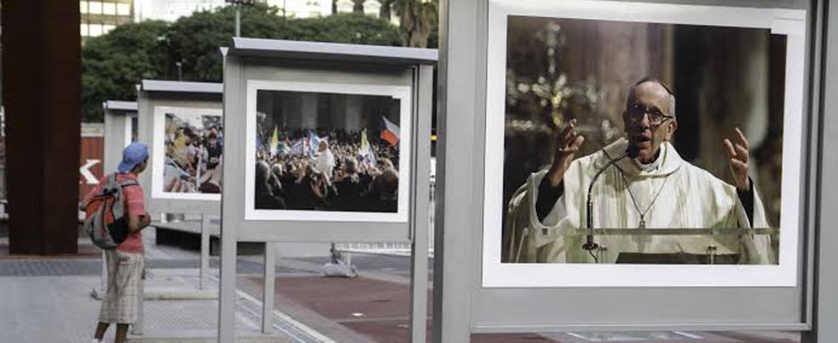“De Bergoglio a Francisco, en imágenes”: una muestra fotográfica del Papa Francisco
