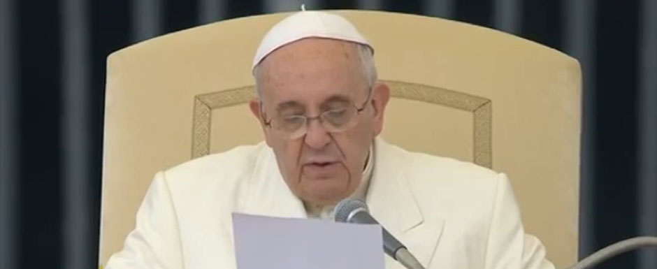 Rezando bajo la lluvia