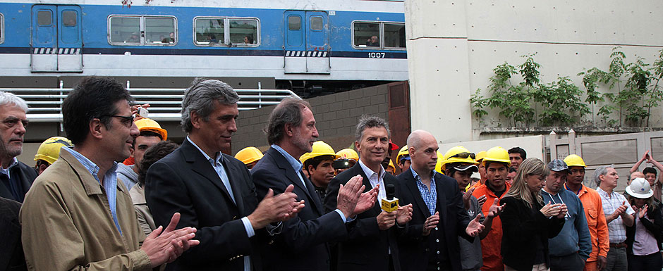 Macri inauguró el paso bajo nivel Superí