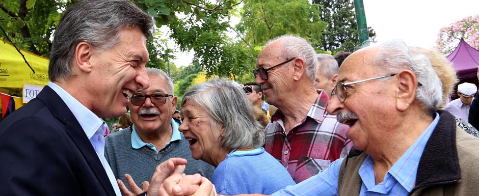 Macri visitó una Posta Digital para adultos mayores en Caballito