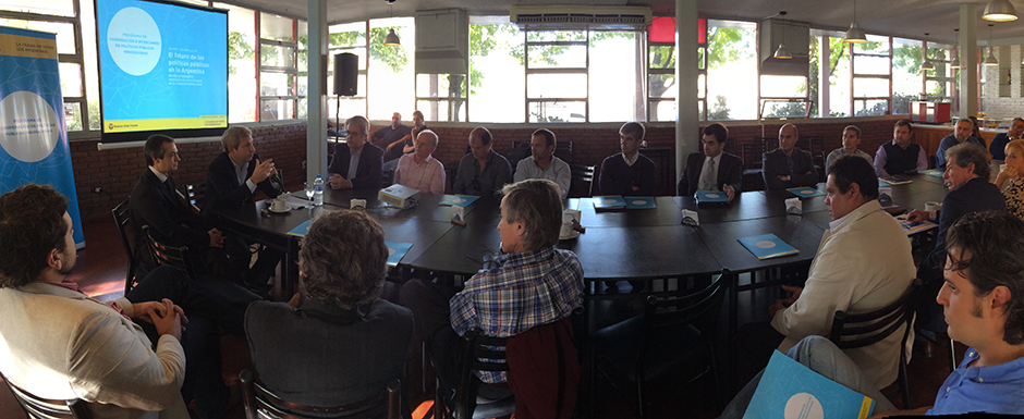 Rogelio Frigerio intercambió experiencias sobre políticas económicas en Escobar